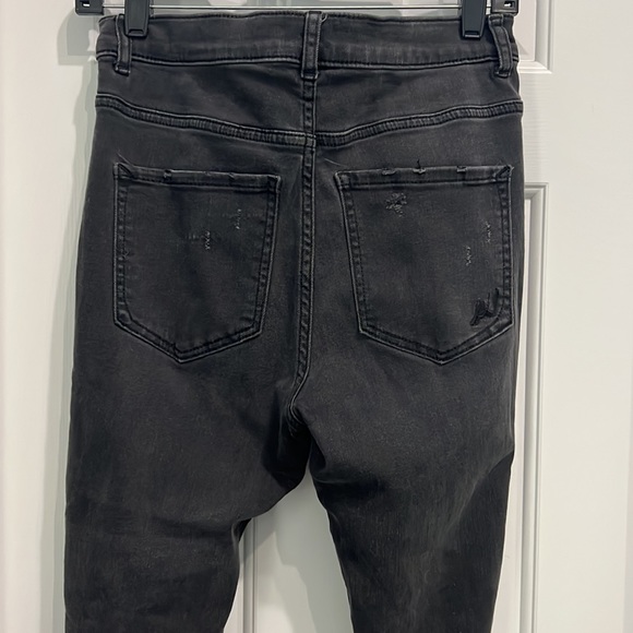 Express High Rise destructed - Picture 6 of 7